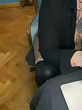 blondy40 live sex cam