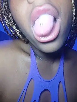 EvonyFoxxx live sex cam