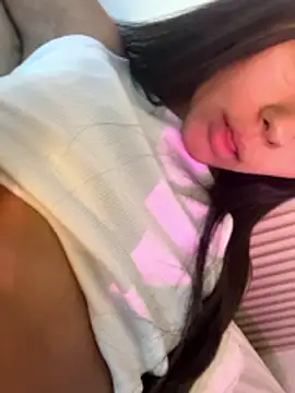 Lilybeeth live sex cam