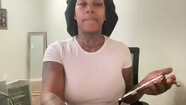 Creamesensation live sex cam