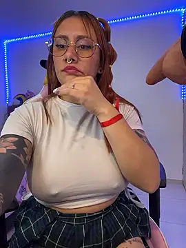 Luna_Paris_ live sex cam