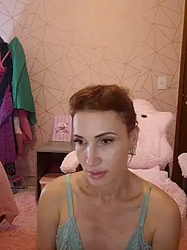 Irresistible24 live sex cam