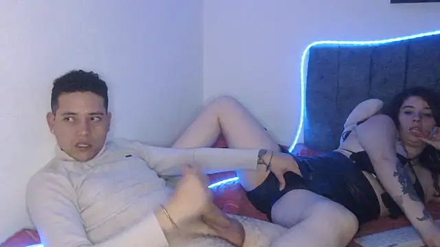 GaneshandBaby's cam snapshot