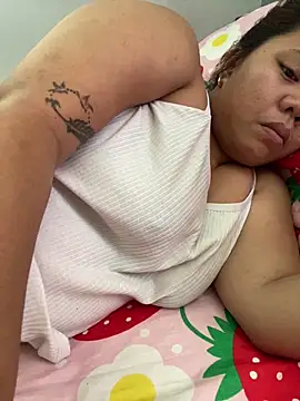 _BellaHotty_'s cam snapshot