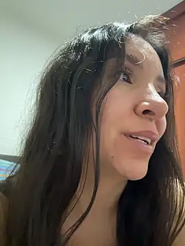 emely_sexx20's cam snapshot