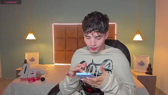 AlejooTwink live sex cam