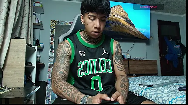 Nickhot0609 live sex cam