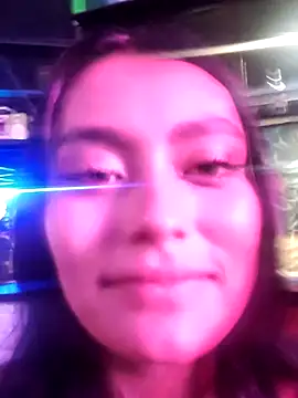 Naomism-- live sex cam