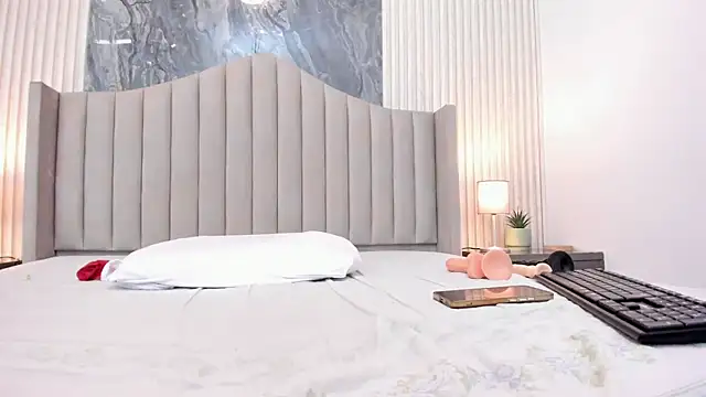 Elaine_Stark live sex cam