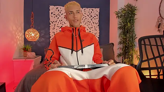 Adonis_WB's cam snapshot