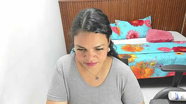 Cloe_35 live sex cam