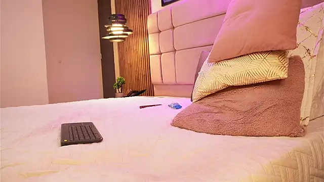 Chloe_Cherry21 live sex cam