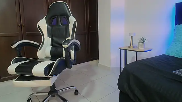 eren_jeager live sex cam