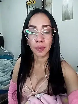 YaraDuartee's cam snapshot