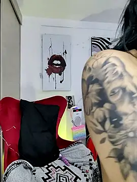 ValeNiitaLuv live sex cam