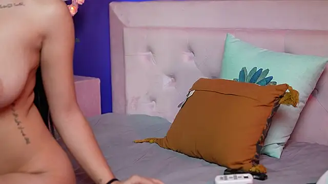 SophieVenus live sex cam