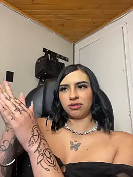 Hilary_pinkk's cam snapshot