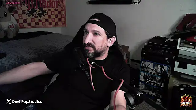 DevilPup75_'s cam snapshot