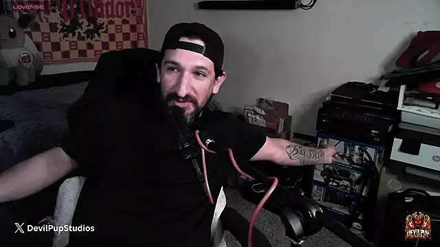 DevilPup75_'s cam snapshot