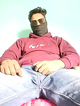 JOHN_IS_LIVE live sex cam