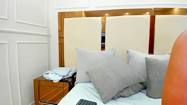 _zendy_love_'s cam snapshot