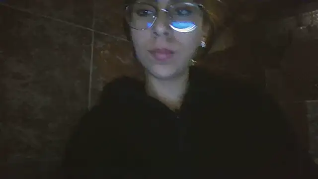 Roselingalvis13's cam snapshot