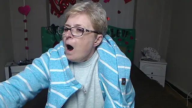 EmiliaGree live sex cam