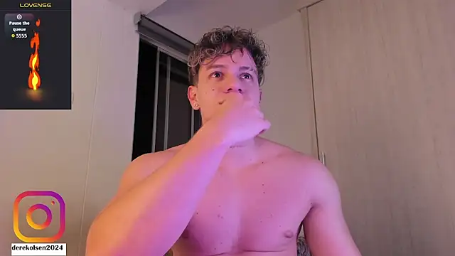 DerekOlsen live sex cam