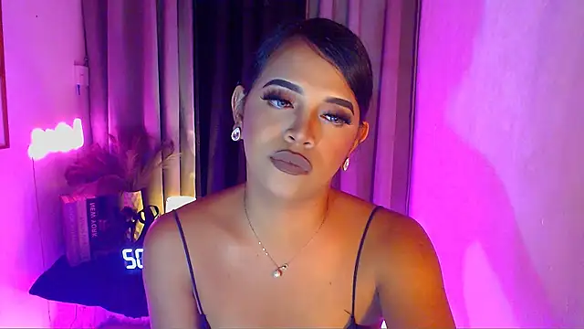 Lorainnelustts live sex cam