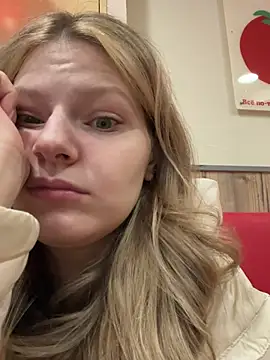 MaryHiggins live sex cam