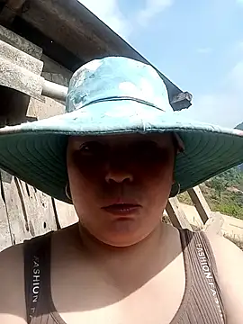 sary-hot2x's cam snapshot