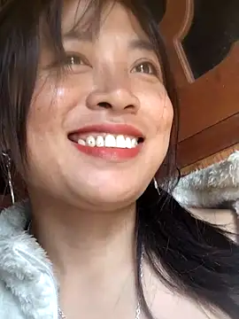 miumiu_sexy2x's cam snapshot