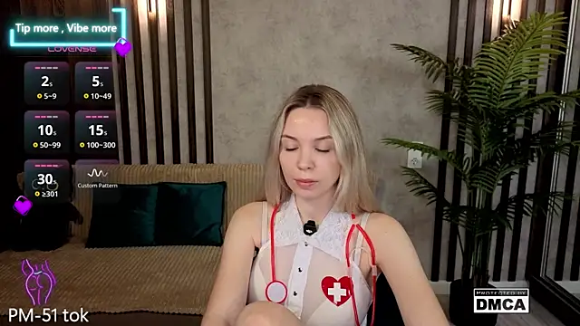 Holl1Would live sex cam