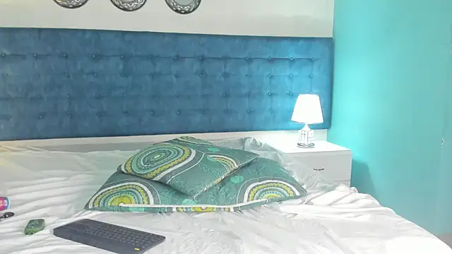 LexiCriimson live sex cam