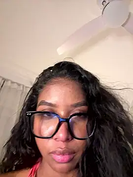 IamCrystal2 live sex cam