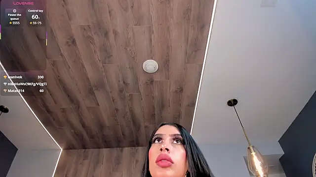 LeahLombardi_'s cam snapshot