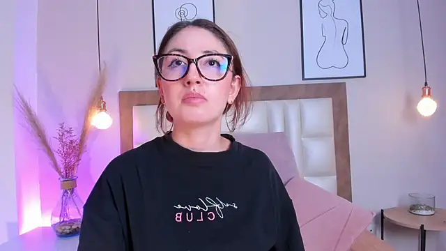 Emilywatsonn live sex cam