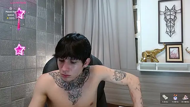 Iantwink18 live sex cam