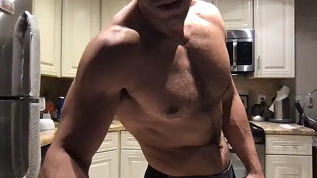 BigGuyMuscle live sex cam