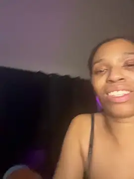 YeahhhitsBreezy live sex cam