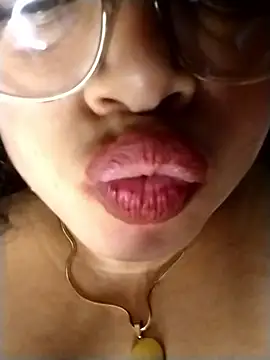 Diamily live sex cam