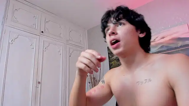 Tyler_durten live sex cam