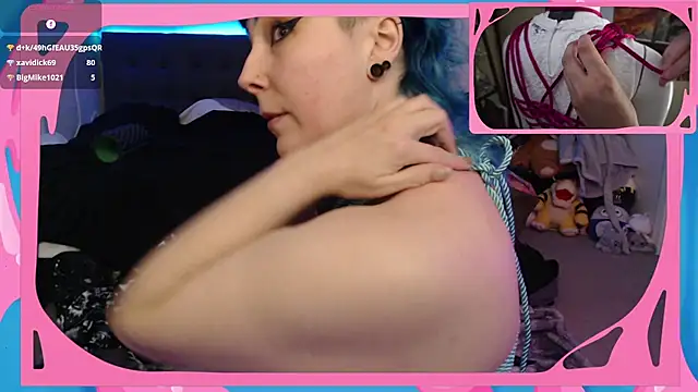 CirqueNoirBlu's cam snapshot