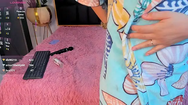 Emma_collins01's cam snapshot