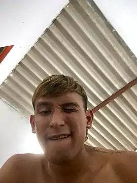 Babyalienqm live sex cam