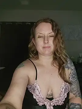 TattedMamaXOXO's cam snapshot