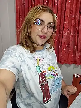 mila_curvy's cam snapshot