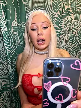 LaraHollywood's cam snapshot