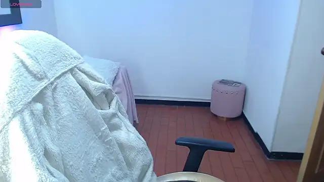 Kittie_nala_'s cam snapshot