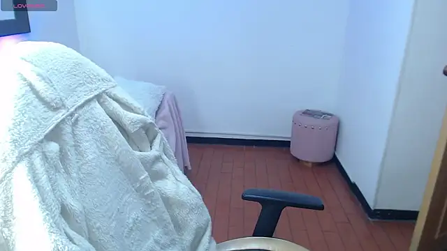 Kittie_nala_'s cam snapshot